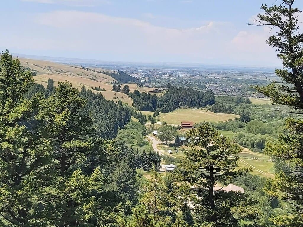 Steeper trail has more shade then the easier trail. Beautiful view at the top!