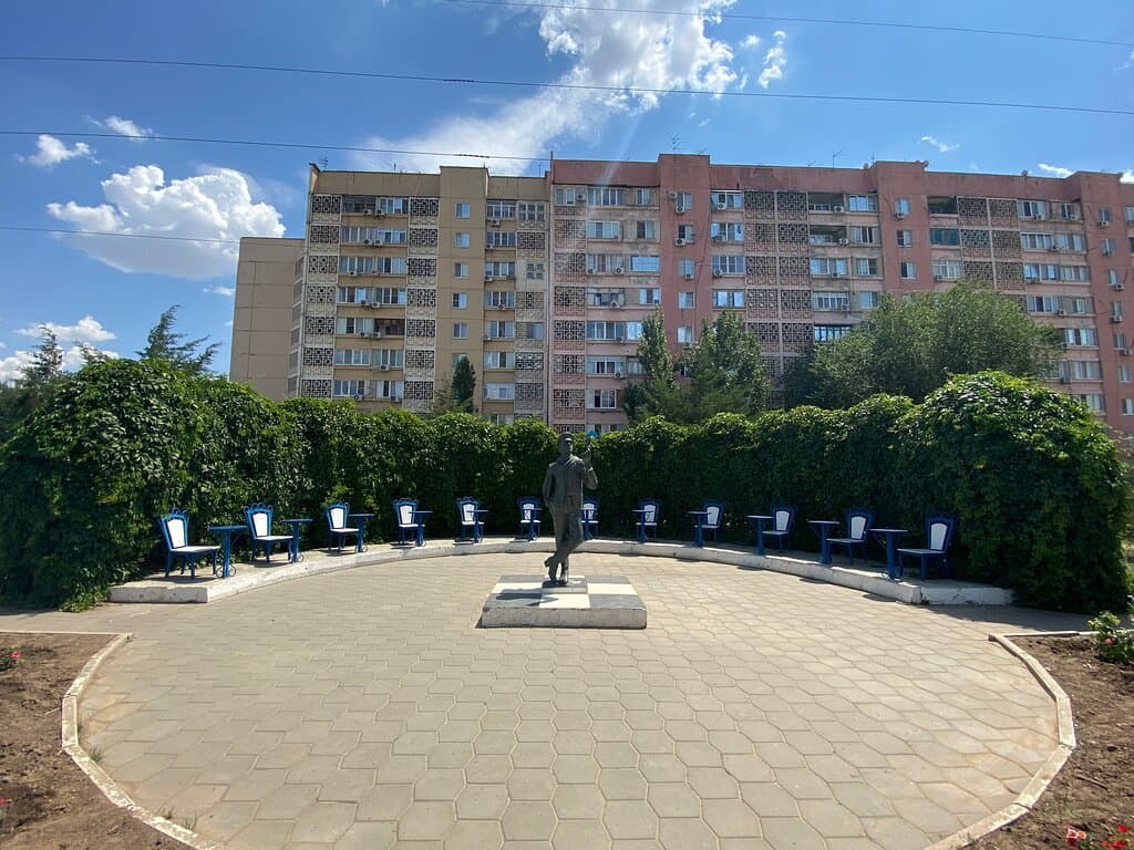 Памятник Остапу Бендеру