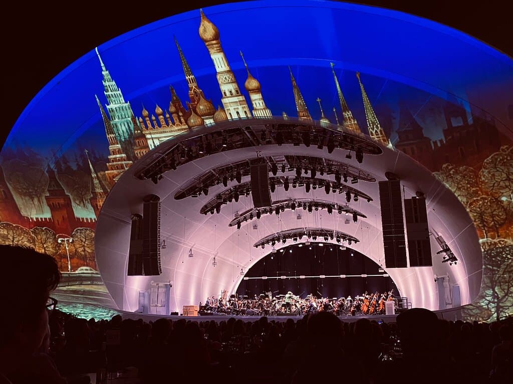 Opening night at The Shell was spectacular, including the gorgeous sailboat floating by. Not your typical Symphony experience! May it grace our wonderful city with many, many more enchanted evenings. So proud of San Diego!