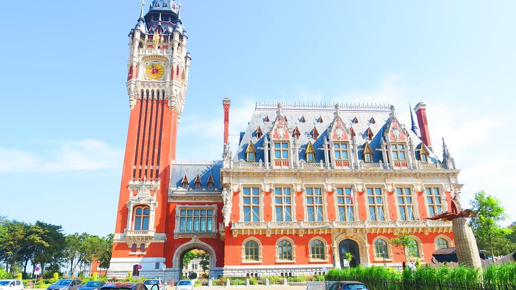 le beffroi et l'hôtel de ville