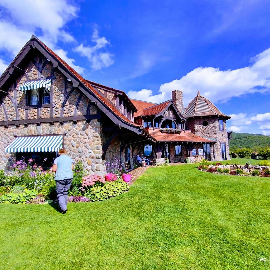 Panoramic Lake Views