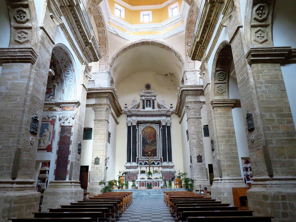 Interno della chiesa