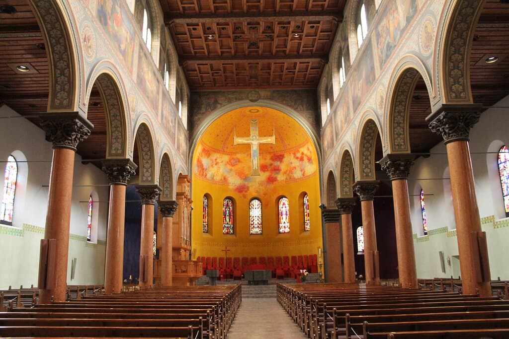 Interno fronte Dreifaltigkeitskirche