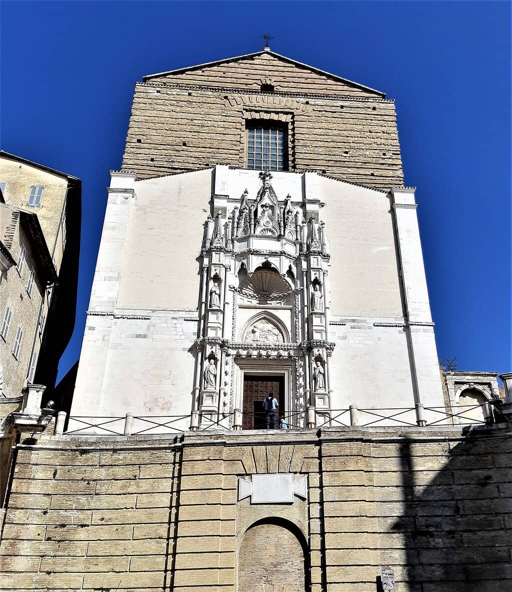 Vertical photo