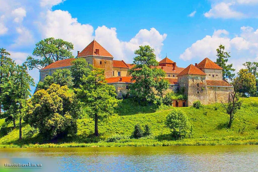 Свірзький замок, замок в Україні, розташований у селі Свірж Перемишлянського району Львівської області