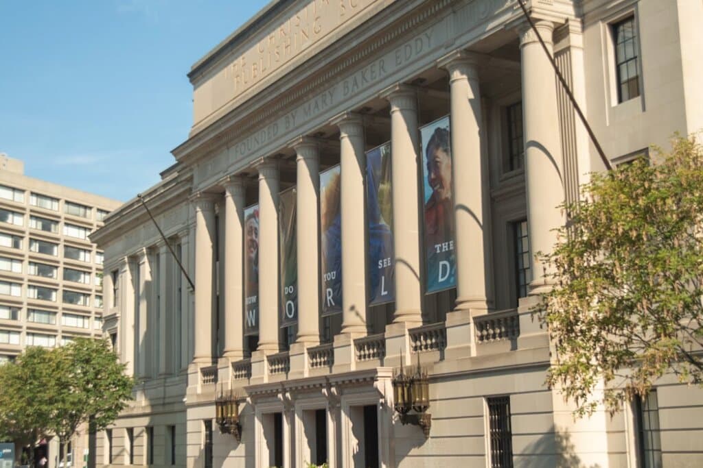 210 Massachusetts Avenue
Finding signs of progress in the news can often seem difficult. But when we look for it, our world is full of examples of hope, resilience, joy, gratitude, compassion, generosity, courage, and forgiveness.