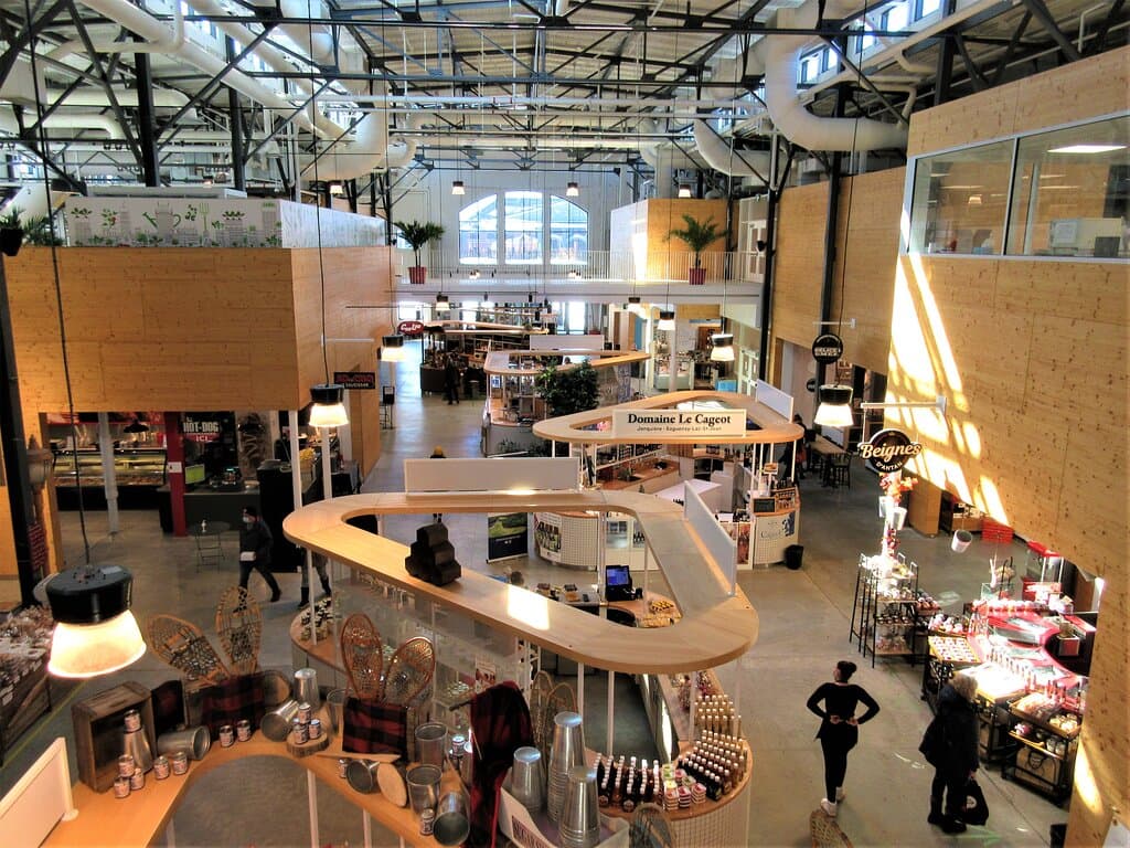 Le Grand Marché de Québec: Beignes d'antan, Domaine Le Cageot, So-Cho le Saucissier, Chalou, Délices de la Mer