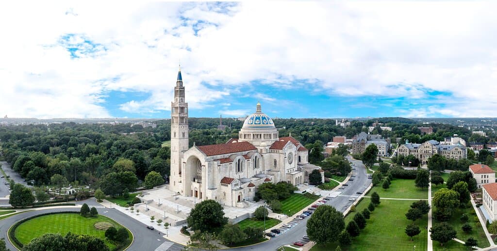 With a gross floor area of over 200,000 square feet, the Basilica of the National Shrine of the Immaculate Conception is the largest Roman Catholic church in the United States and North America, and is one of the ten largest churches in the world.