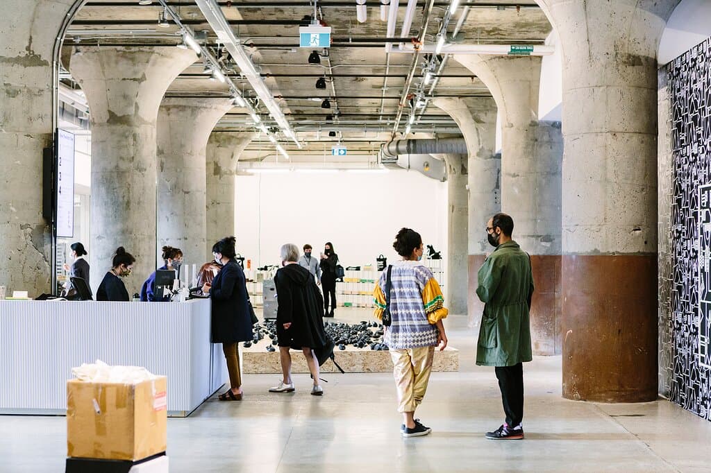 Visitors to the Members Open House for "Greater Toronto Art 2021," October 2021. Photo: Gabriel Li.