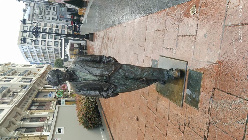 Woody Allen Statue