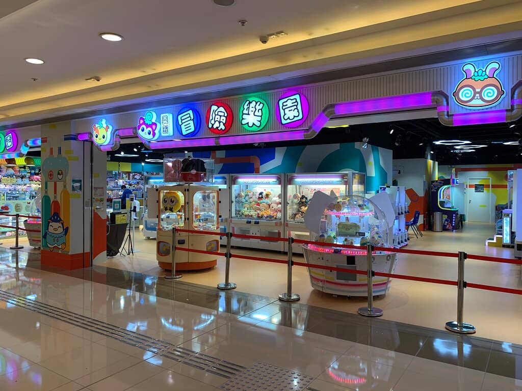 Supermarket & Casual Eateries