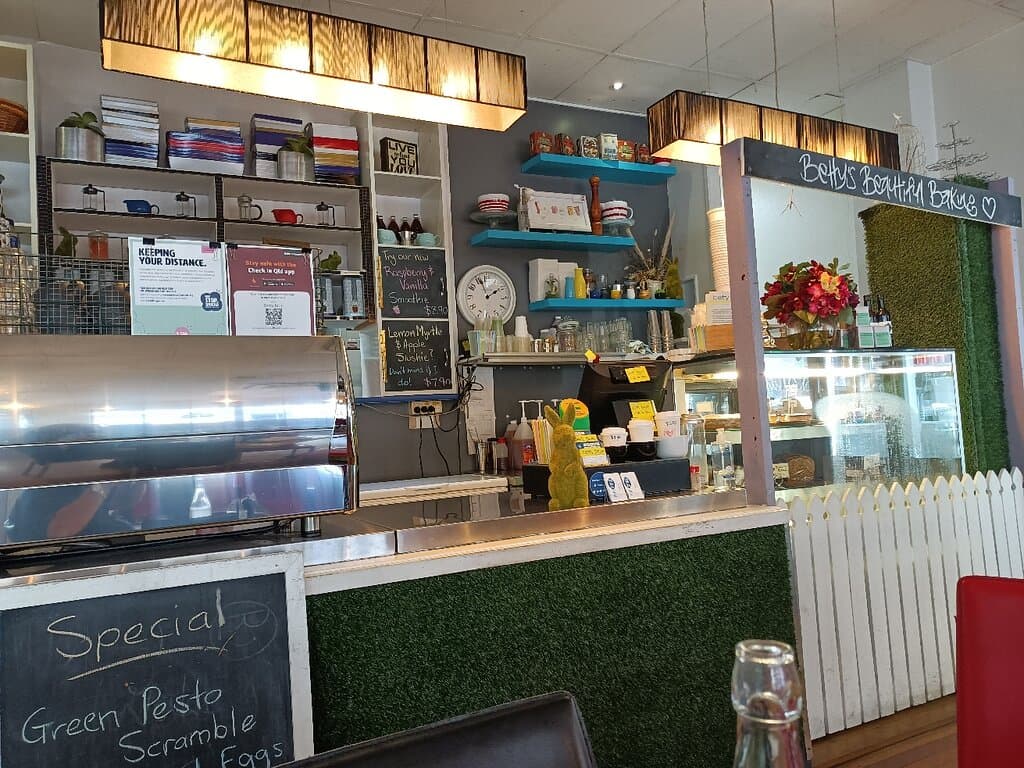 Betty Blue & The Lemon Tart