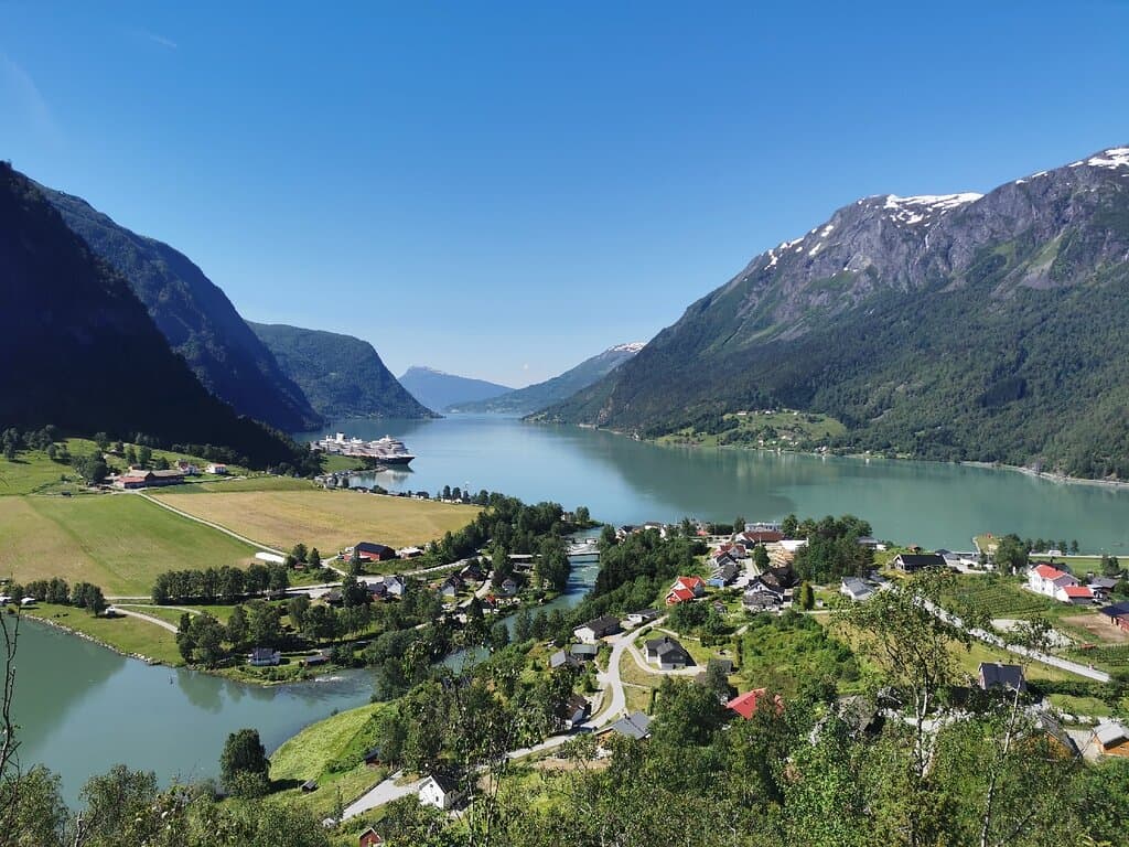 Schitteren uitzicht. Makkelijke wandeling