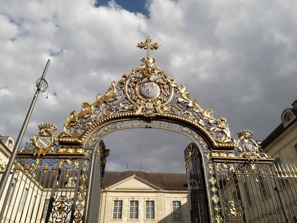 Hôtel-Dieu-le-Comte