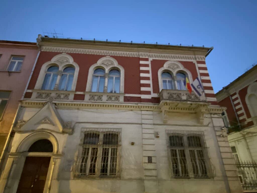 The White Pearl Exterior