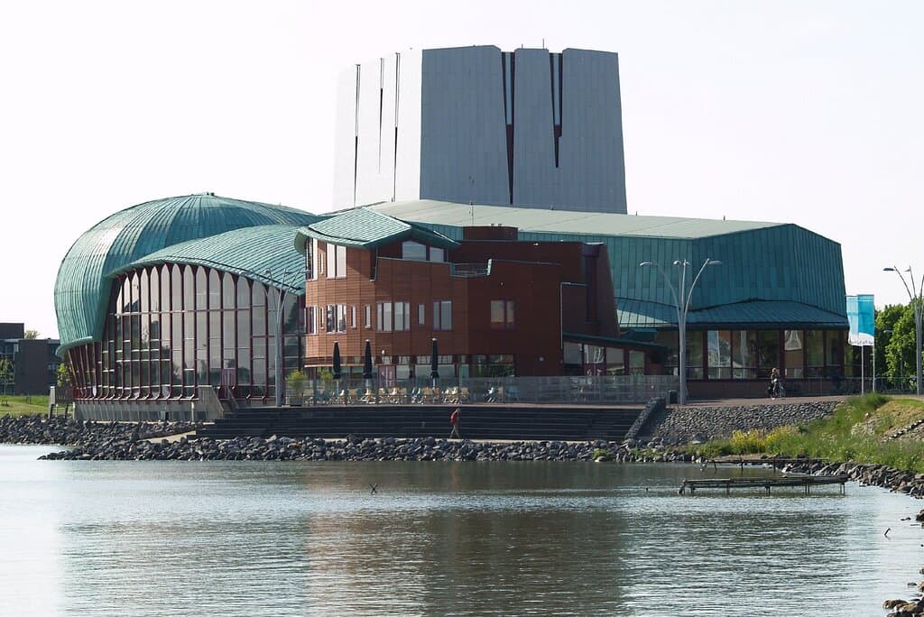 Gezien vanaf IJsselmeerzijde