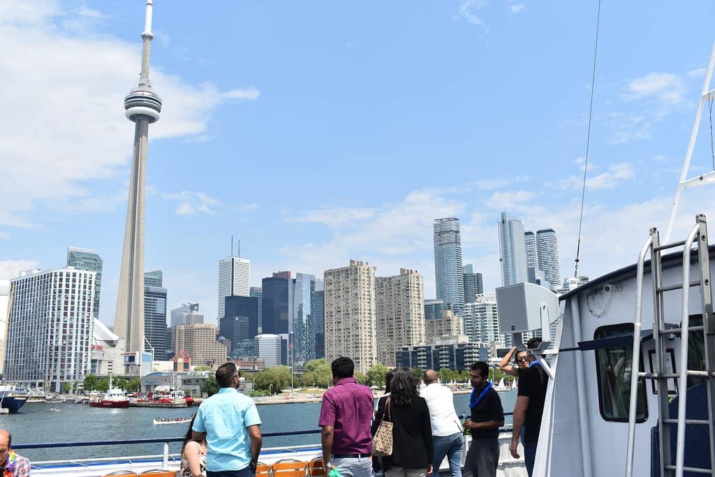 Brunch Cruise with a Vibe