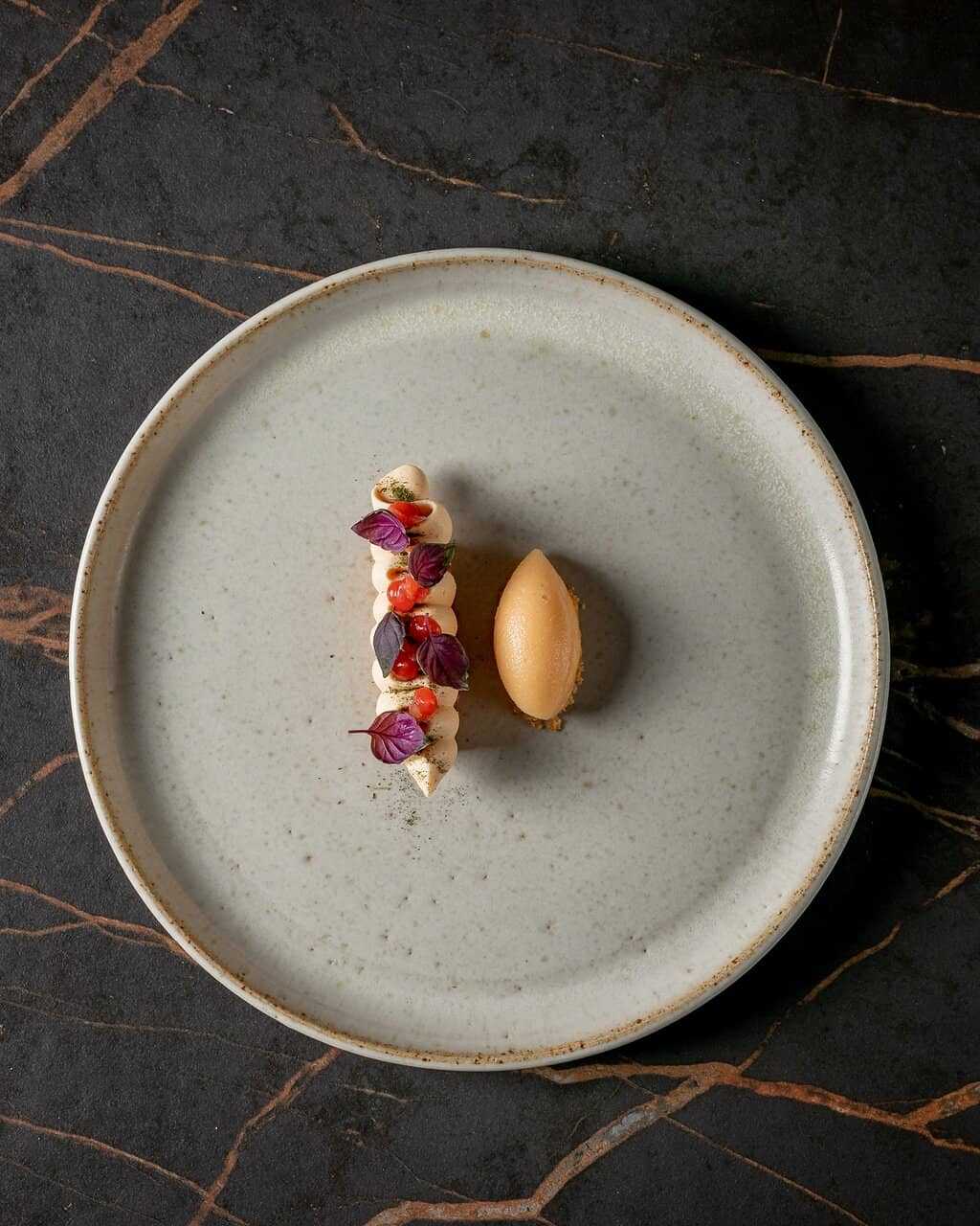 Relaxed Fine Dining Ambiance