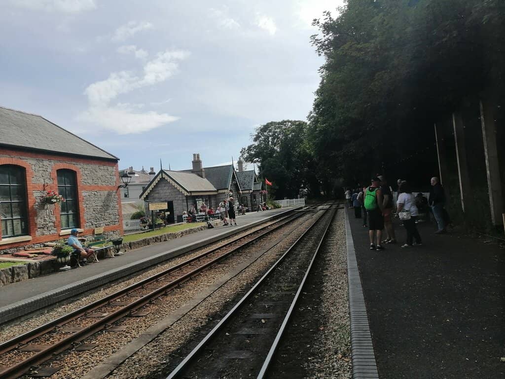 Time-Frozen Waiting Room