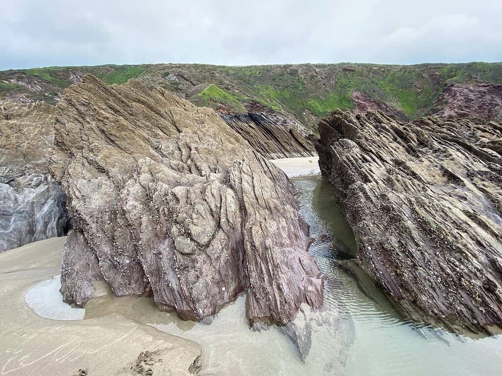 Dramatic Cliffside Views