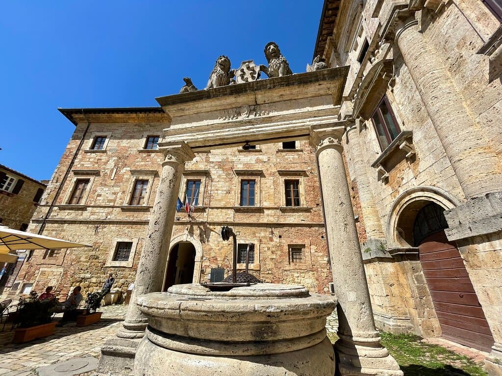 More than 500 years old, this well features a curious collection of creatures. Sitting above it, are two rather tame looking lions holding a shield, two mythical griffins and two small sphinxes.
