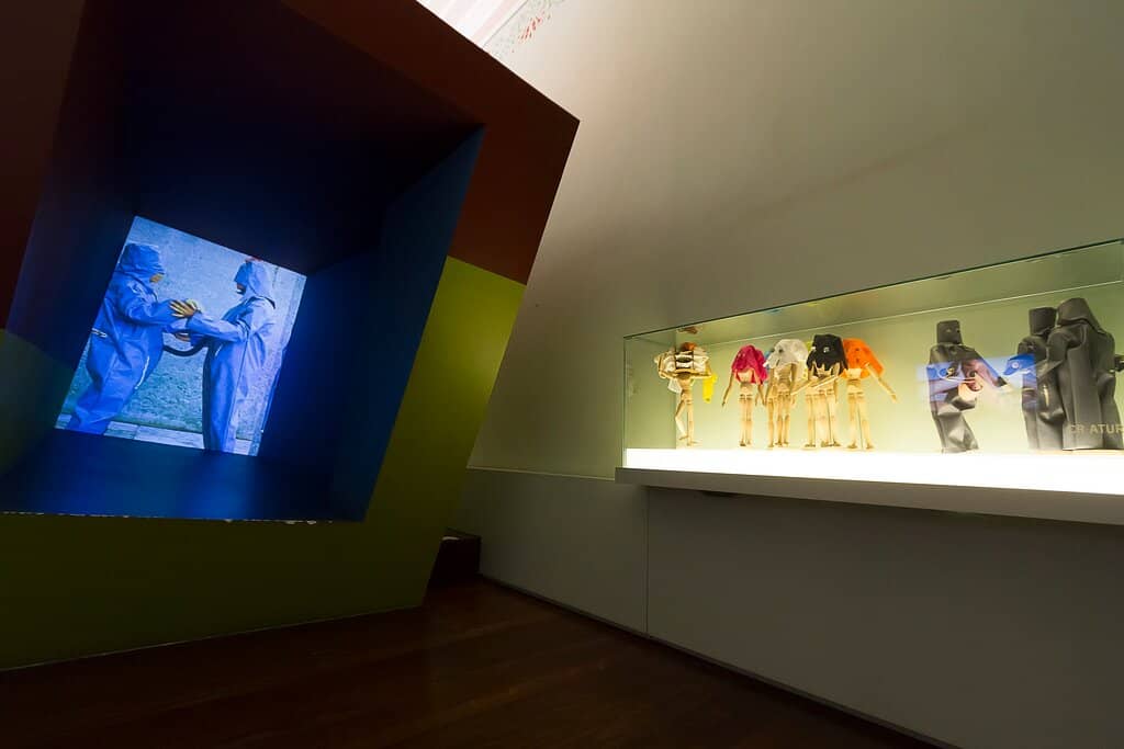 Interactive Mining History