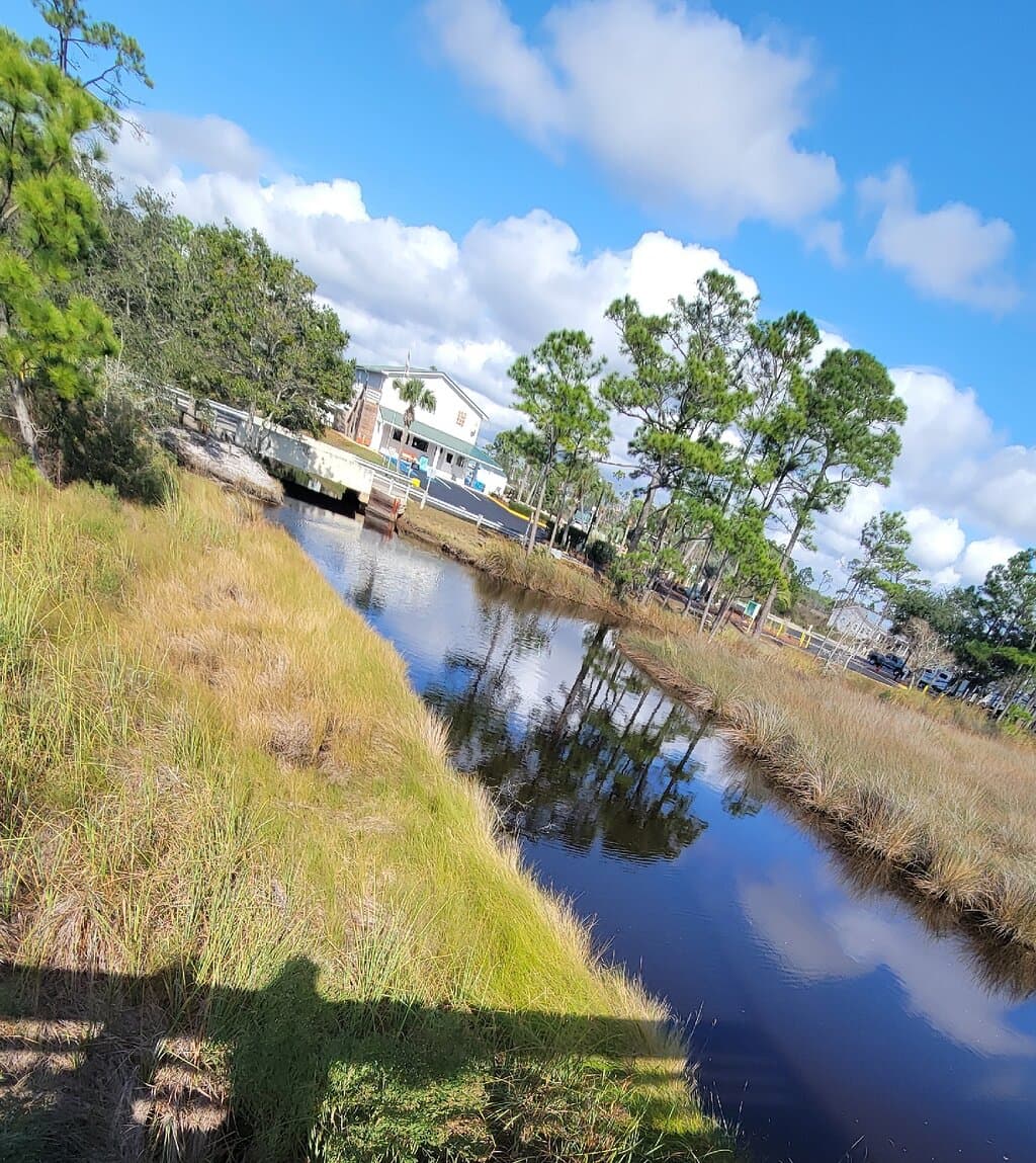 We found this online but didn't realize it wasn't an actual park so we drove right past it. There is no parking so we parked on the other side near the RV entrance. It's a beautiful walk and has a path as well as a walk way to observe nature. We would definitely come back and relax here.