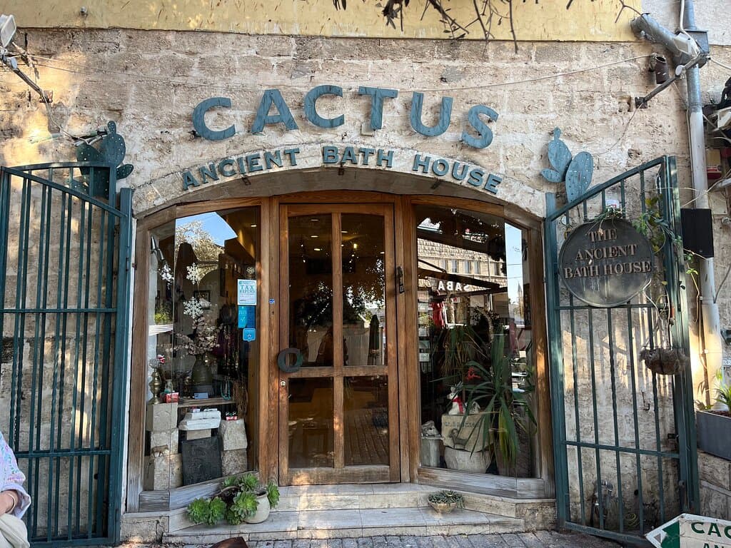 Tourist attraction closed to tourists