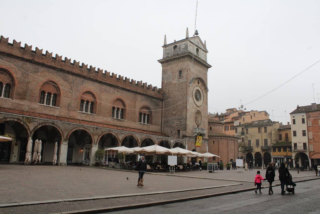 Vibrant Market Atmosphere