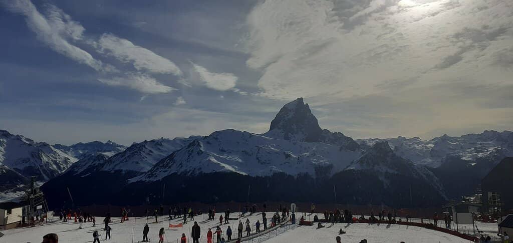 Panoramic Mountain Views