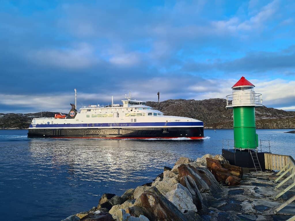 Harbor Activity Spectacle