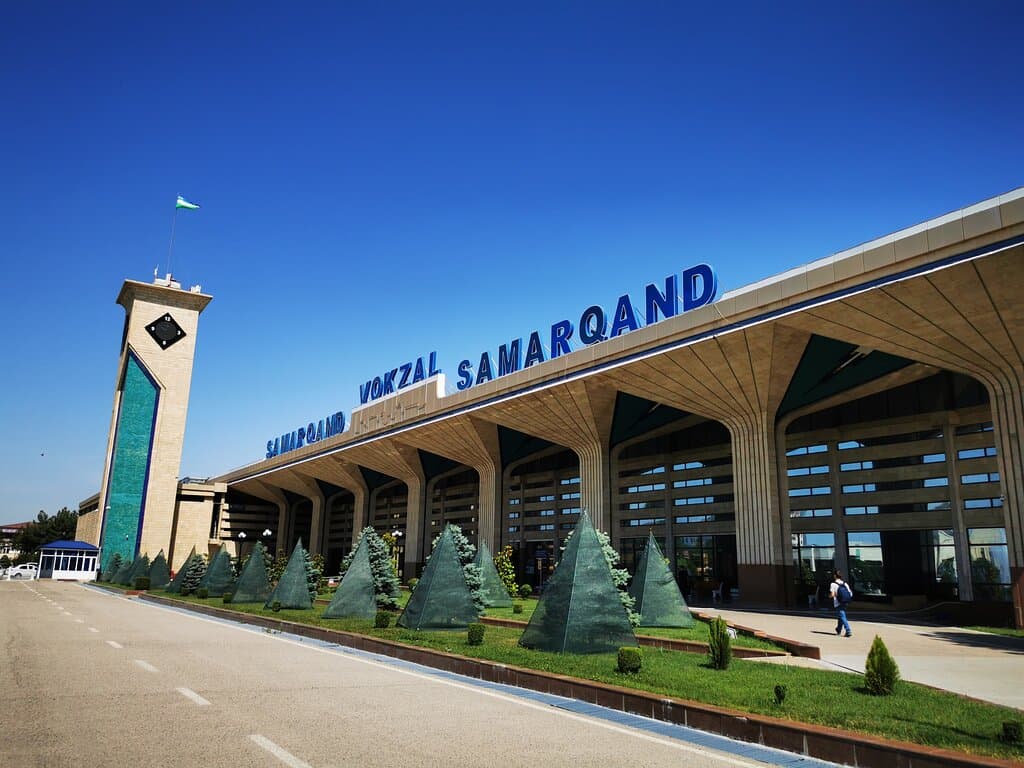 Стильная реконструкция старейшего ж/д вокзала Средней Азии.