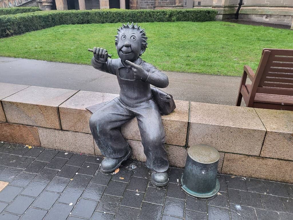 Oor Wullie's Iconic Pose