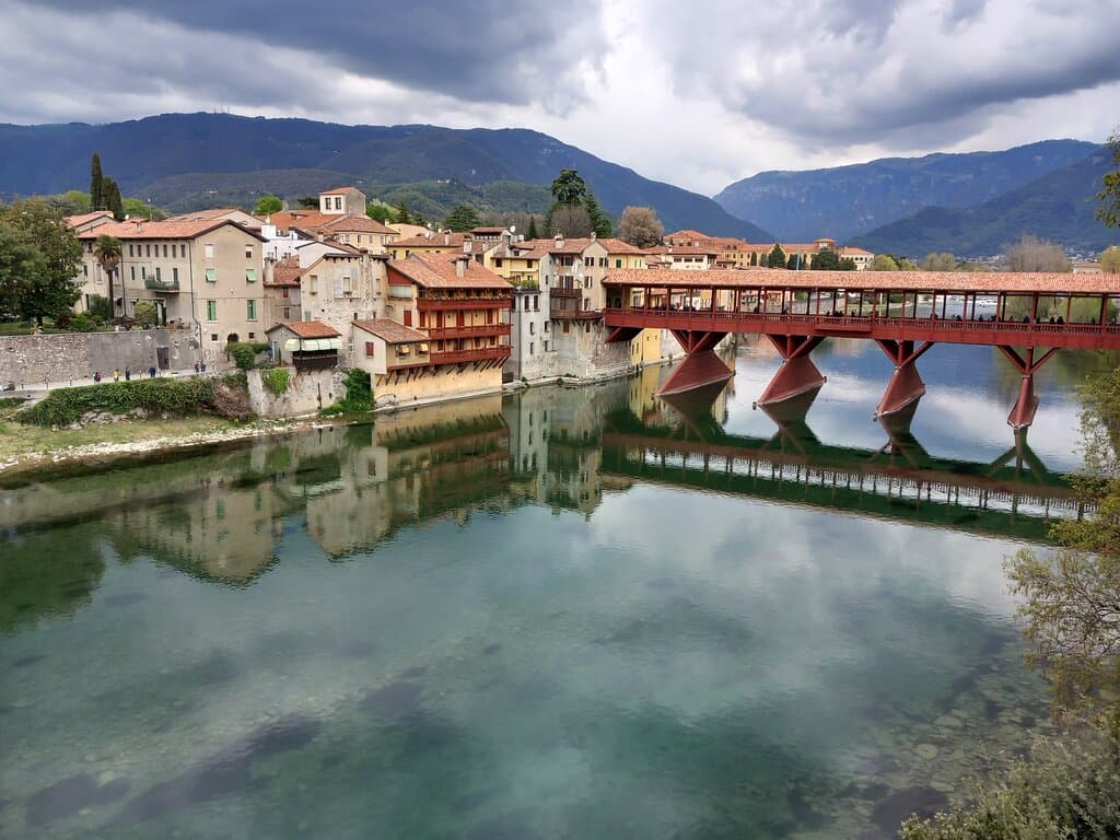 Veduta sul ponte degli alpini