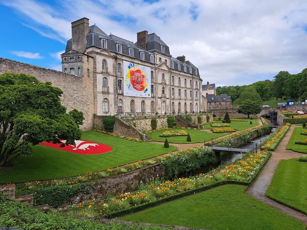 L'ancien château devenu Hôtel particulier