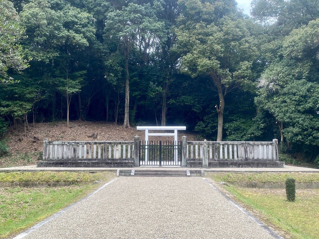 Emperor Annei Mausoleum