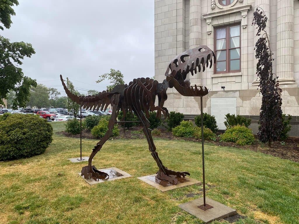 Cool Tyrannosaurus Rex statue