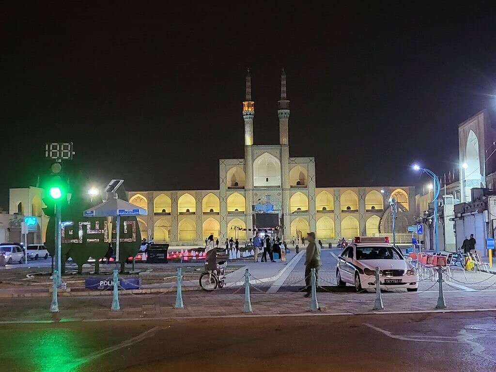 Amir Chakhmaq Square