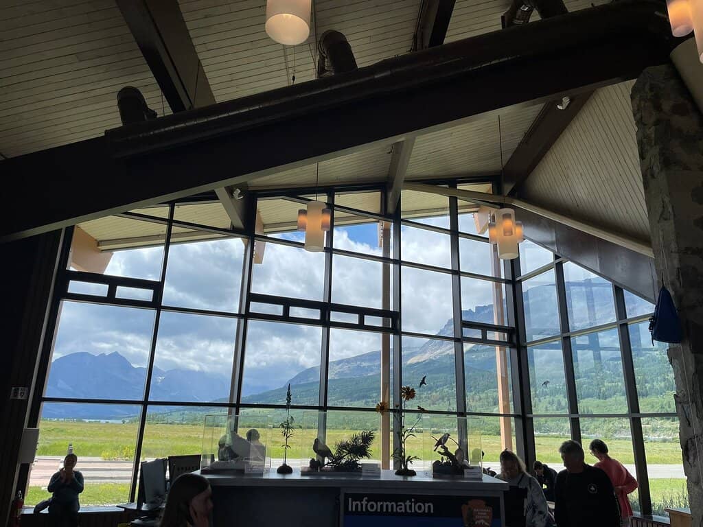 Stunning Mountain & Lake Views