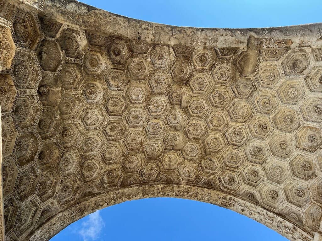 Proximity to Glanum