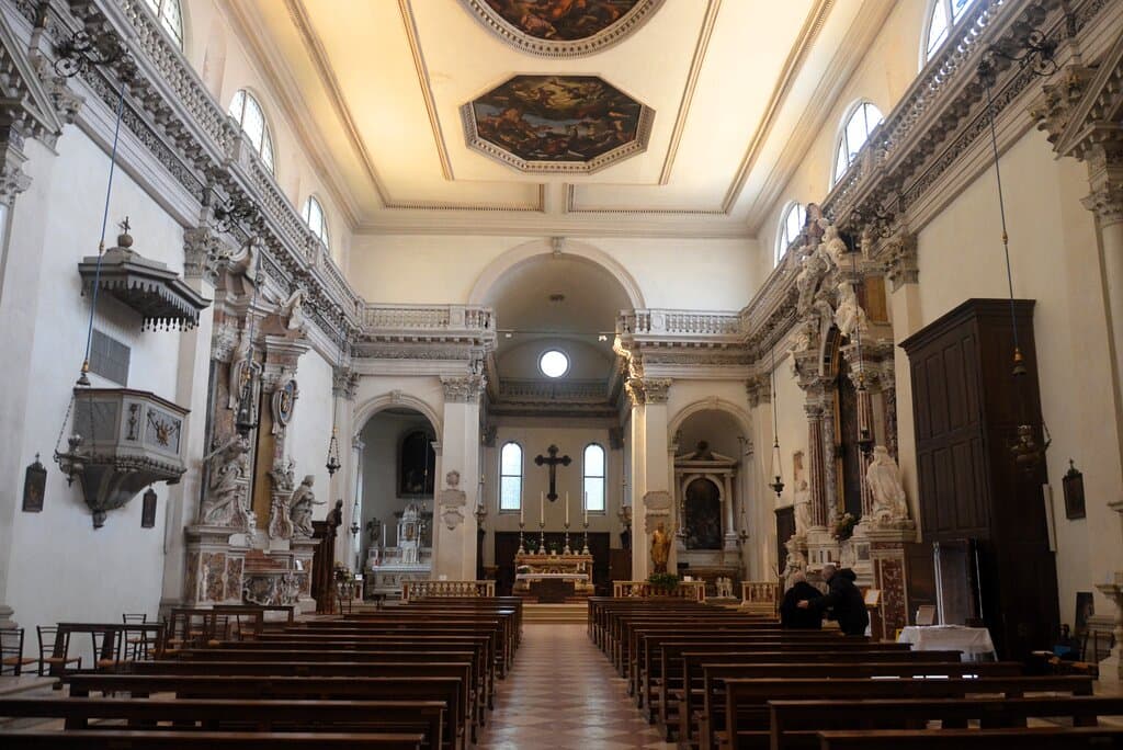 interno della chiesa