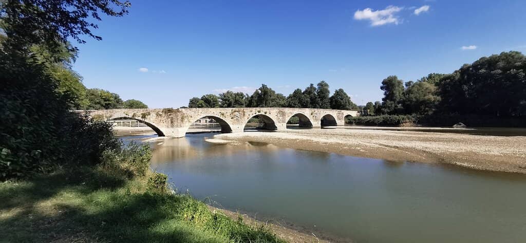 Mona Lisa's Backdrop