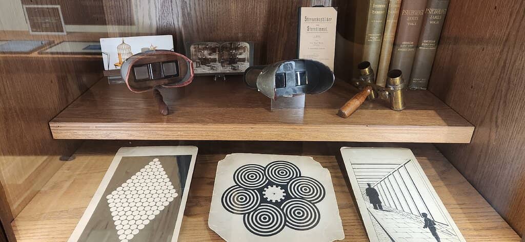 Art Gallery & Art Therapy Exhibit