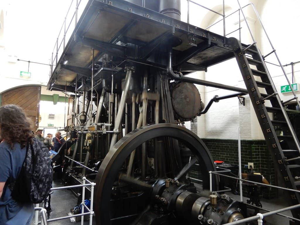 Triple Expansion Engine