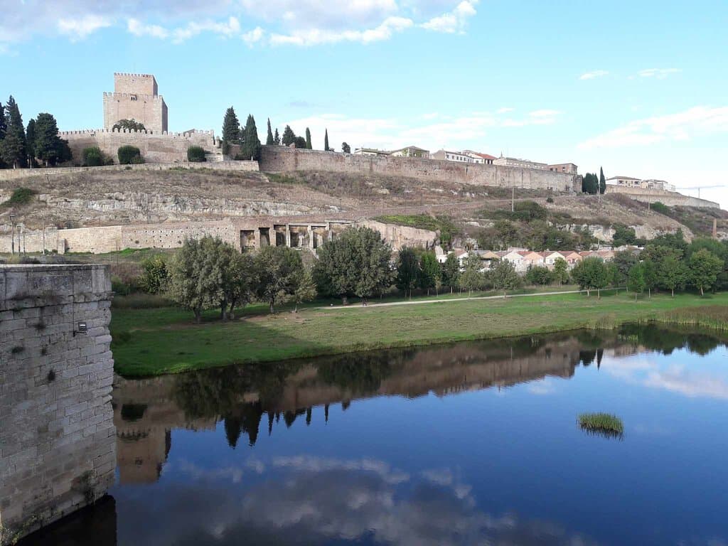 Vista desde a ponte sobre o rio Águeda.