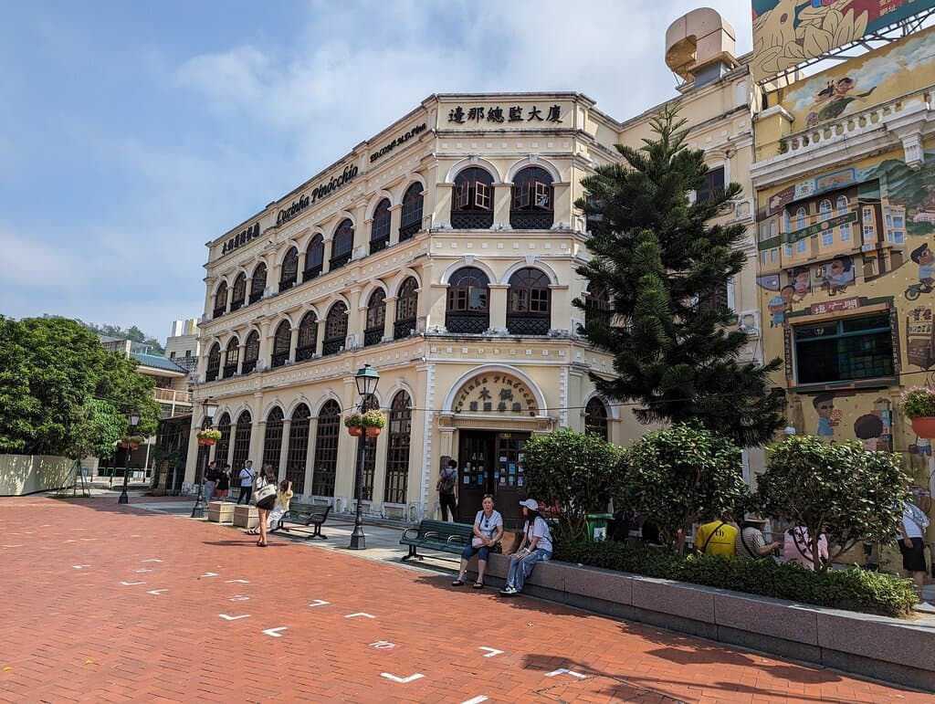 Discover Local Snacks in Taipa Village