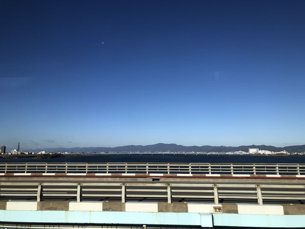 橋上の眺め