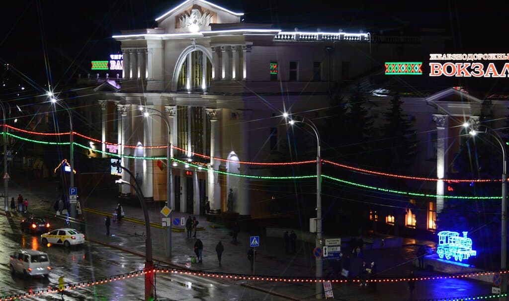 Гомель. Железнодорожный вокзал. Вечером