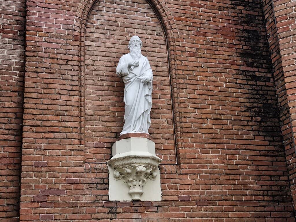 Airy Nave
