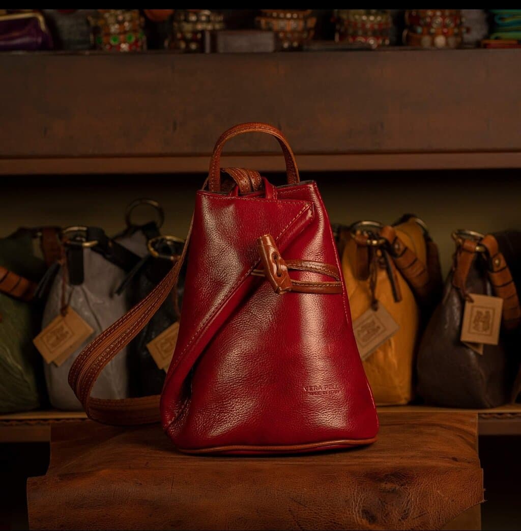 Zaino in pelle di vitello conciata al vegetale